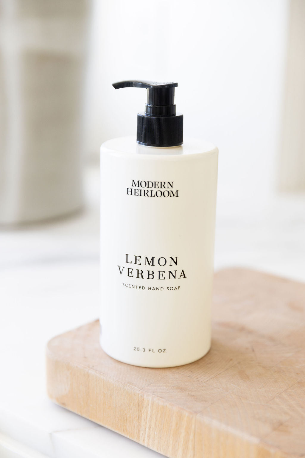 Elegant Lemon Verbena Modern Heirloom 20.3 oz Liquid Hand Soap