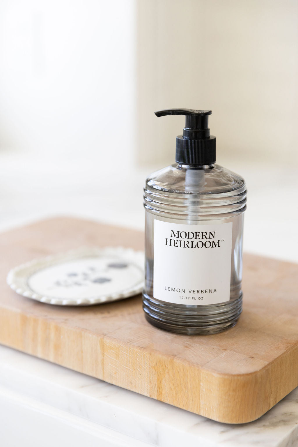 Elegant Lemon Verbena Modern Heirloom 12.17 oz Liquid Hand Soap