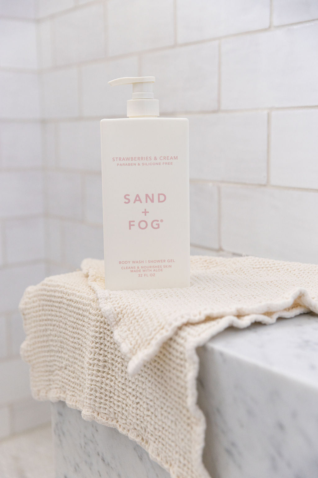 Elegant Strawberries & Cream 32 oz Body Wash