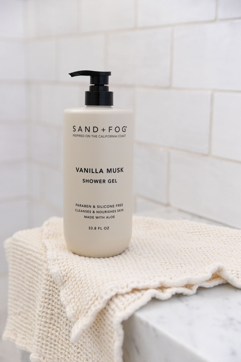 Elegant Vanilla Musk 33.8 oz oz Body Wash